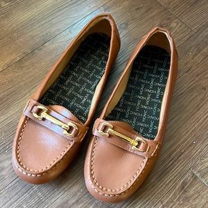 Vionic loafer shoes